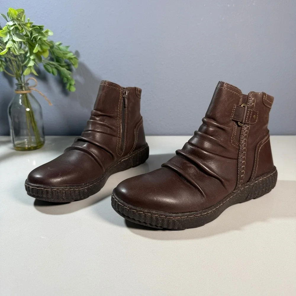 Clarks Caroline‎ Orchid Dark Brown Leather Ruched Ankle Boots Womens US 5